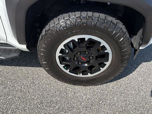 Used 2025 Toyota 4Runner TRD Off-Road Premium AWD/4WD image 41