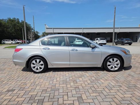 Used 2010 Honda Accord EX-L image 12