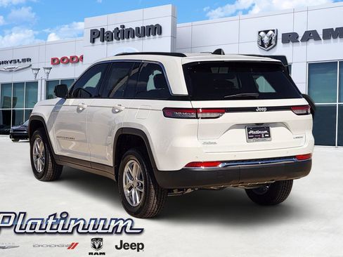 New 2026 Jeep Grand Cherokee Laredo image 4