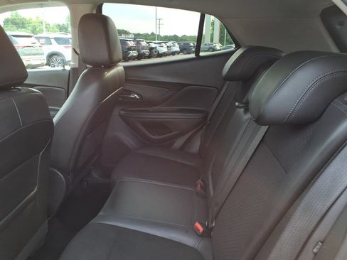 Used 2021 Buick Encore Preferred AWD/4WD image 7