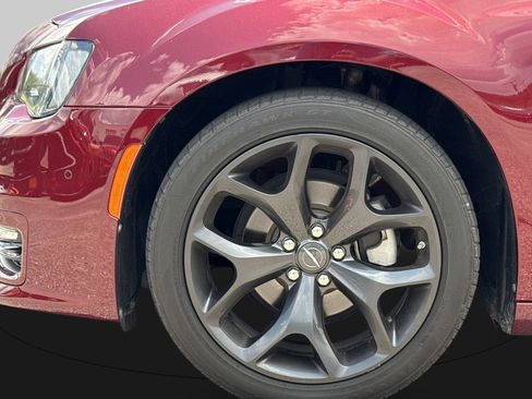 Used 2023 Chrysler 300 Touring L w/ Popular Equipment Group RWD image 9