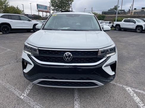 Used 2024 Volkswagen Taos SE image 14