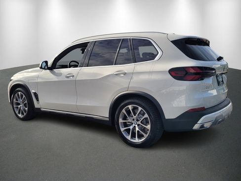 New 2026 BMW X5 xDrive50e w/ Executive Package image 5