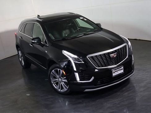 Used 2024 Cadillac XT5 Premium Luxury w/ Technology Package AWD/4WD image 7