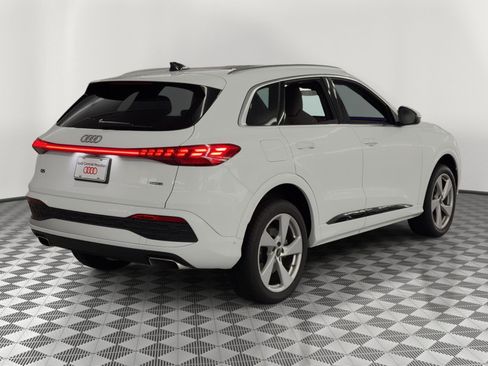 Used 2025 Audi Q5 Premium w/ Premium Plus AWD/4WD image 9