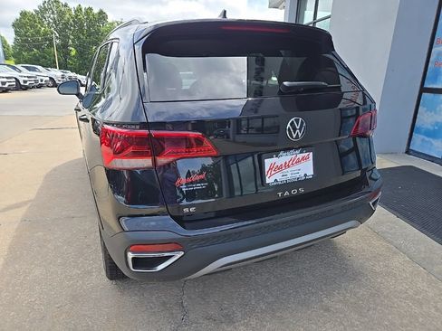 Used 2024 Volkswagen Taos SE FWD image 9