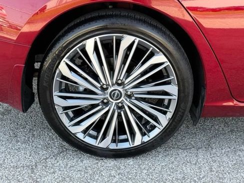 Used 2024 Nissan Altima 2.5 SL FWD image 9