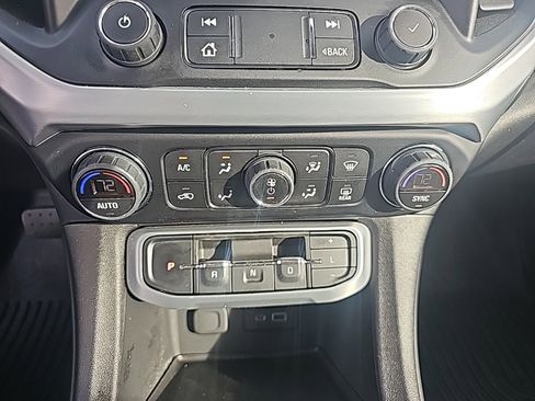 Certified 2022 GMC Acadia SLT w/ Elevation Edition image 24