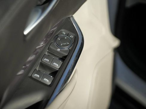 Certified 2023 Cadillac XT4 Luxury w/ Driver Awareness Package image 24