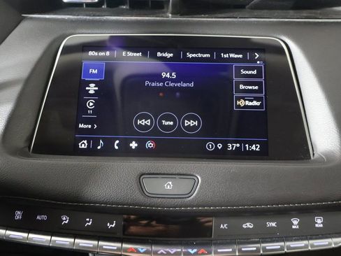 Used 2023 Cadillac XT4 Luxury image 39