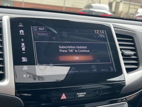 Used 2018 Honda Pilot Touring image 29