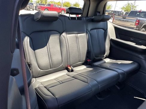New 2026 Jeep Grand Wagoneer 4WD image 21
