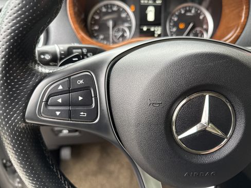 Used 2020 Mercedes-Benz Metris Passenger image 27