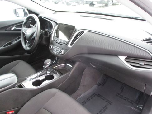 Used 2024 Chevrolet Malibu LT image 36