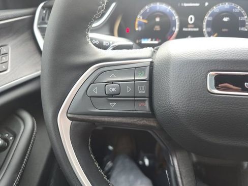 New 2025 Jeep Grand Cherokee Limited image 13