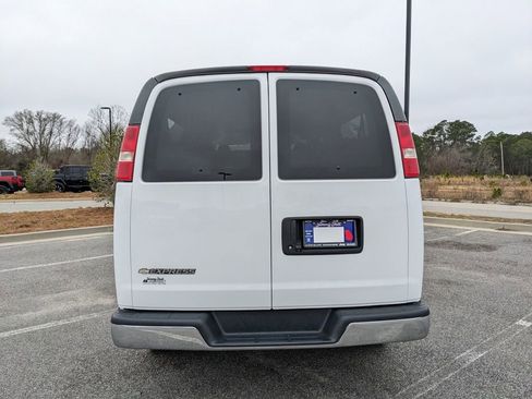 Used 2020 Chevrolet Express 3500 LT w/ LT Preferred Equipment Group image 14