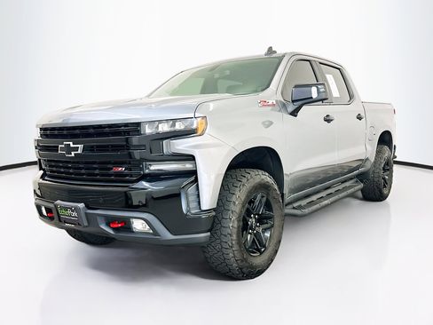 Used 2020 Chevrolet Silverado 1500 LT Trail Boss image 3