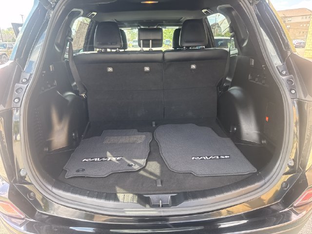 Used 2018 Toyota RAV4 SE w/ Power Extra Value Package AWD/4WD image 18