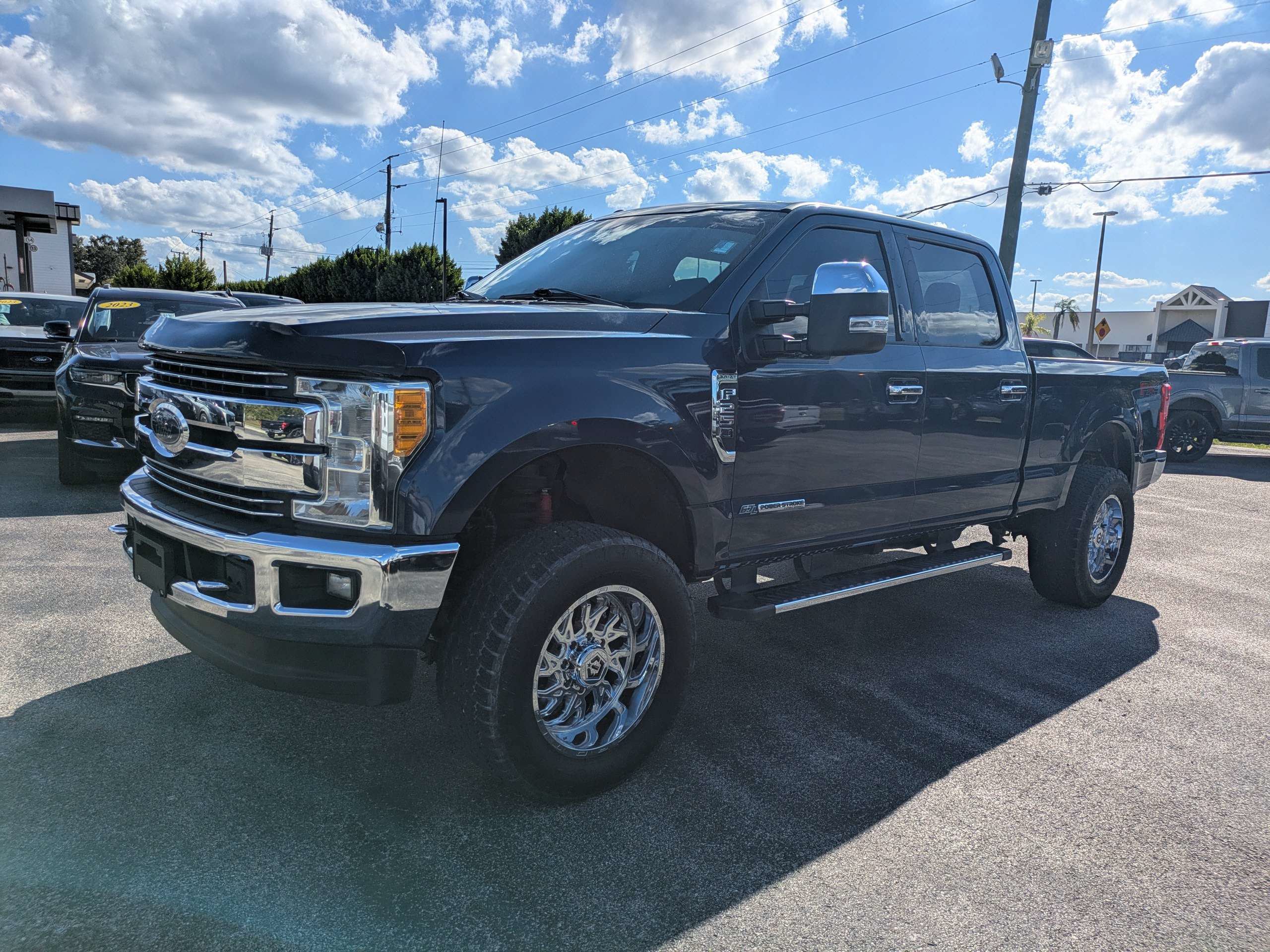Used 2017 Ford F250 4x4 Crew Cab Super Duty image 11