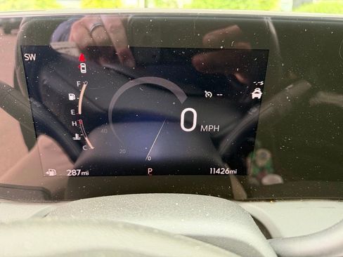 Used 2024 Buick Encore GX Sport Touring w/ Comfort Package image 8