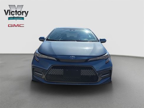 Used 2022 Toyota Corolla SE image 2