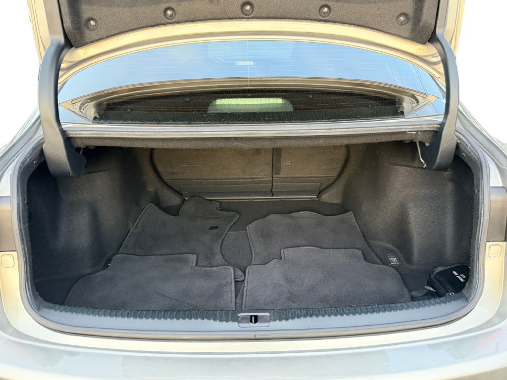 Used 2019 Lexus IS 300 AWD image 12