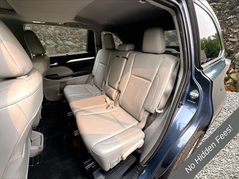 Used 2014 Toyota Highlander XLE AWD/4WD image 23