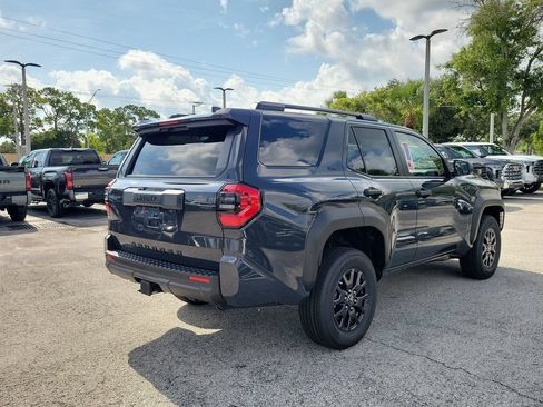 New 2026 Toyota 4Runner SR5 AWD/4WD image 4