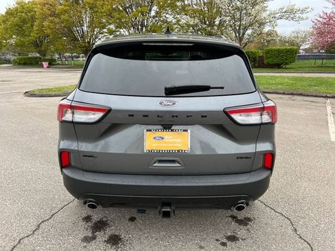 Certified 2022 Ford Escape SEL w/ SEL Stealth AWD Package image 9