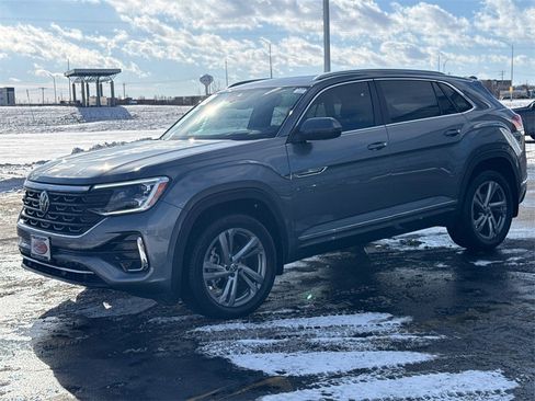 Used 2024 Volkswagen Atlas Cross Sport SEL R-Line image 5