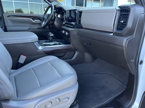 Used 2023 GMC Sierra 1500 SLT image 16