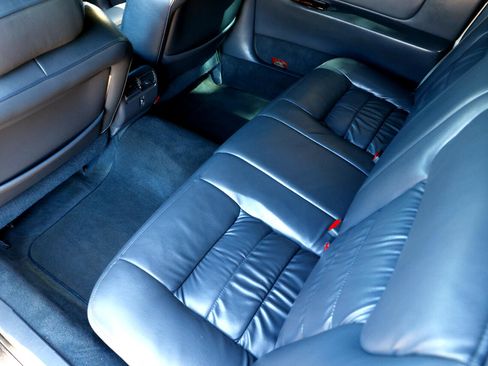 Used 1999 Lincoln Town Car Executive image 10