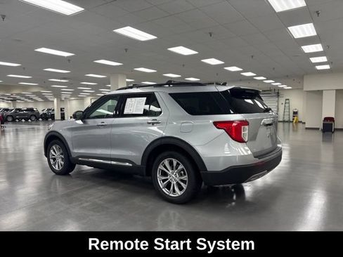 Used 2024 Ford Explorer XLT w/ Equipment Group 202A AWD/4WD image 5