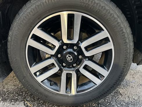 Used 2023 Toyota 4Runner Limited image 10