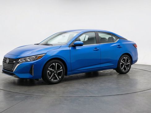 Used 2025 Nissan Sentra SV FWD image 3