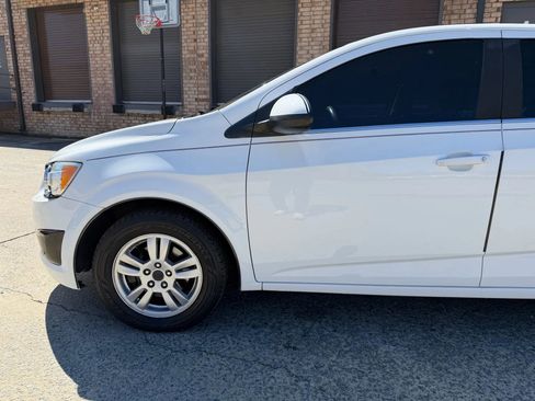 Used 2015 Chevrolet Sonic LT image 4