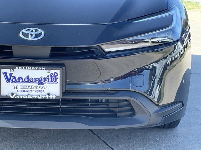 Used 2025 Toyota Prius LE FWD image 8