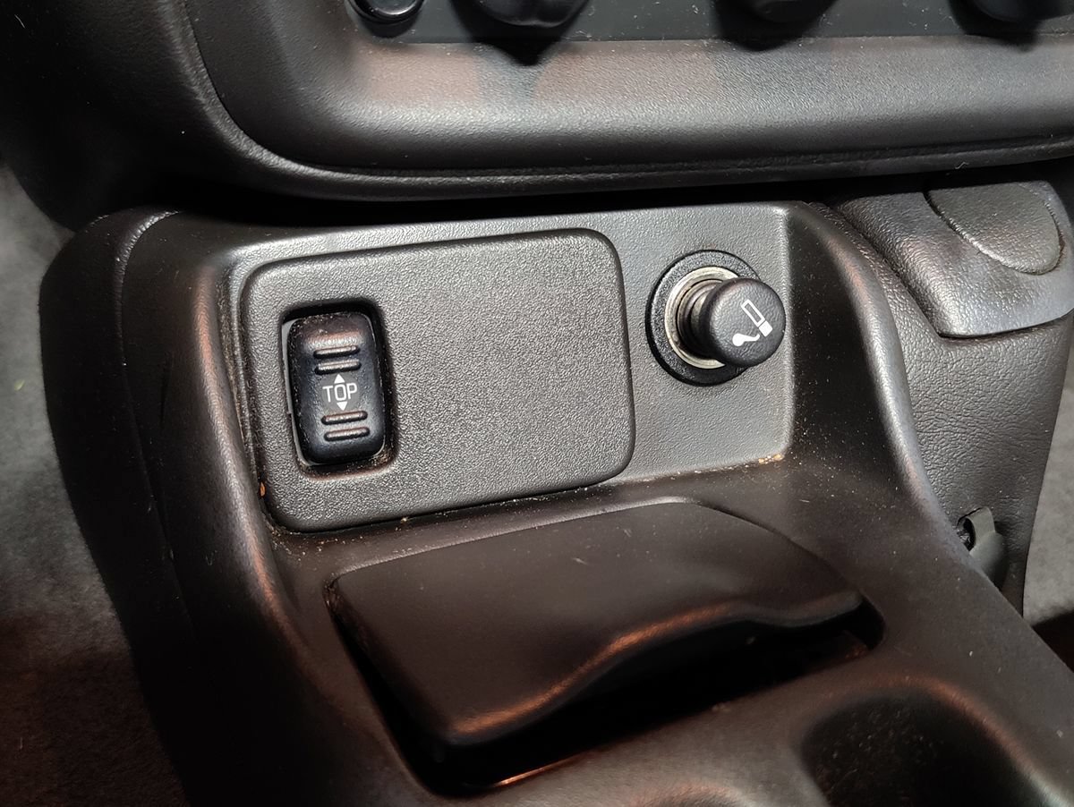 Used 2002 Chevrolet Camaro Z28 RWD image 39