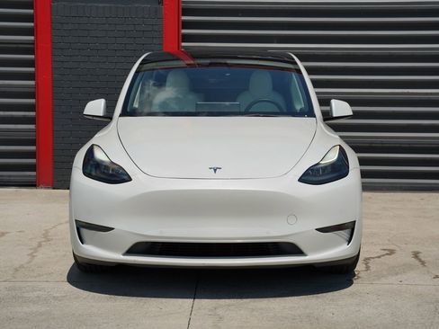 Used 2022 Tesla Model Y Performance AWD/4WD image 3