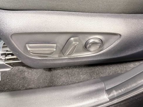 Used 2025 Toyota RAV4 XLE AWD/4WD image 14