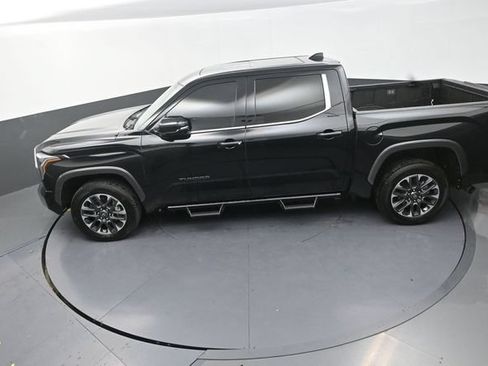 Used 2025 Toyota Tundra Limited AWD/4WD image 15