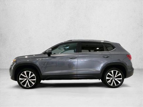 Used 2023 Volkswagen Taos SE FWD image 6
