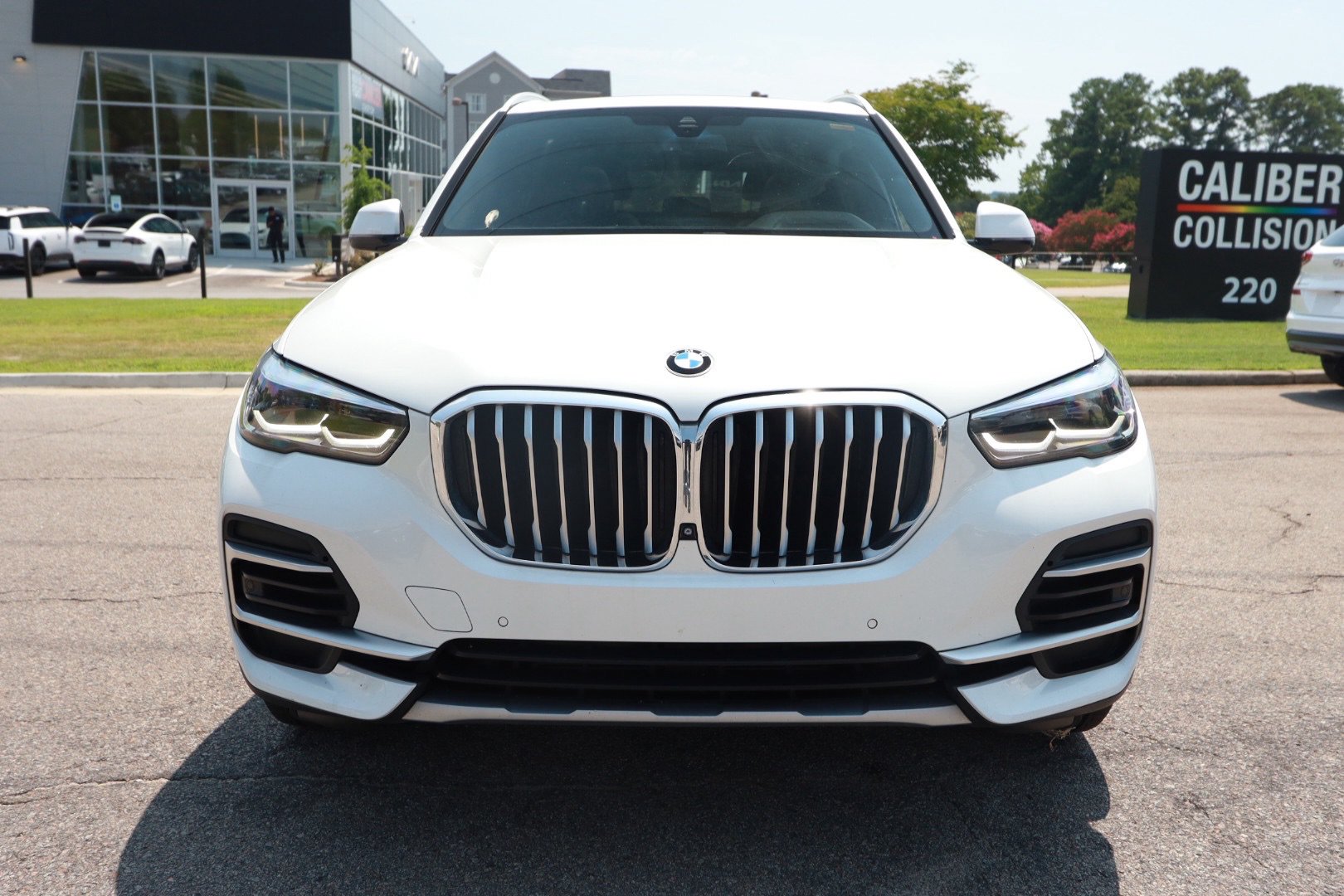 Used 2022 BMW X5 xDrive40i w/ Premium Package AWD/4WD image 8