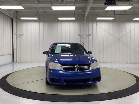 Used 2012 Dodge Avenger SE image 3