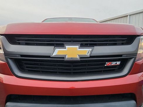 Used 2015 Chevrolet Colorado Z71 image 12