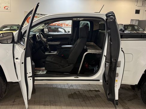 Used 2022 Chevrolet Colorado LT w/ Fleet Safety Package image 13