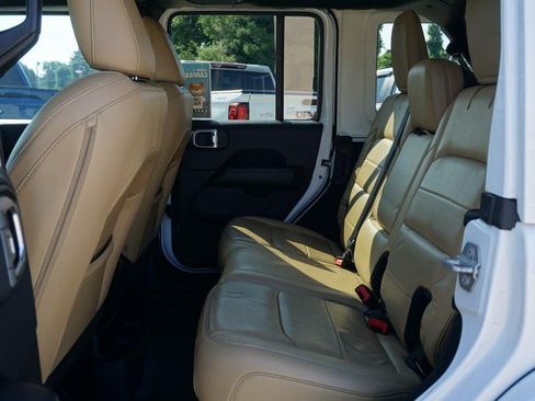 Used 2018 Jeep Wrangler Unlimited Sahara w/ Dual Top Group AWD/4WD image 26