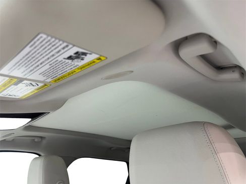 Used 2023 Land Rover Range Rover Velar S image 71