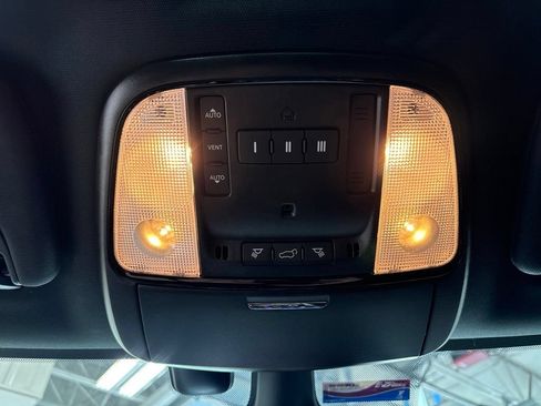 Used 2023 Dodge Durango GT AWD/4WD image 39