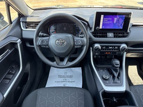 Used 2023 Toyota RAV4 AWD Hybrid image 15